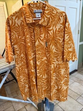 Columbia Orange and Cream Tropical Print Short Sleeve Shirt